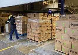 December 6, 2022: Senator Jim Brewster in partnership with the Greater Pittsburgh Community Food bank hosted a Holiday Drive-Up Food Distribution Event distributing over 13,000 lbs of food!