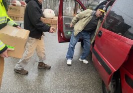 6 de diciembre de 2022: El senador Jim Brewster, en colaboración con el banco de alimentos de la comunidad de Pittsburgh, organizó un evento de distribución de alimentos durante las fiestas en el que se distribuyeron más de 13.000 libras de alimentos.