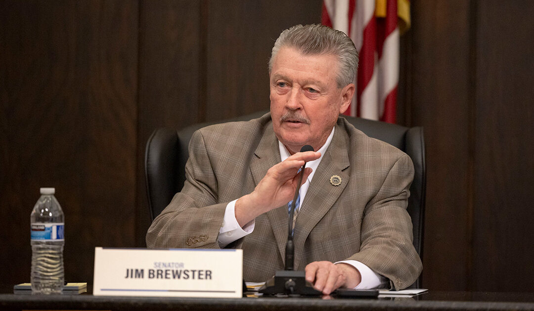 Senador Jim Brewster